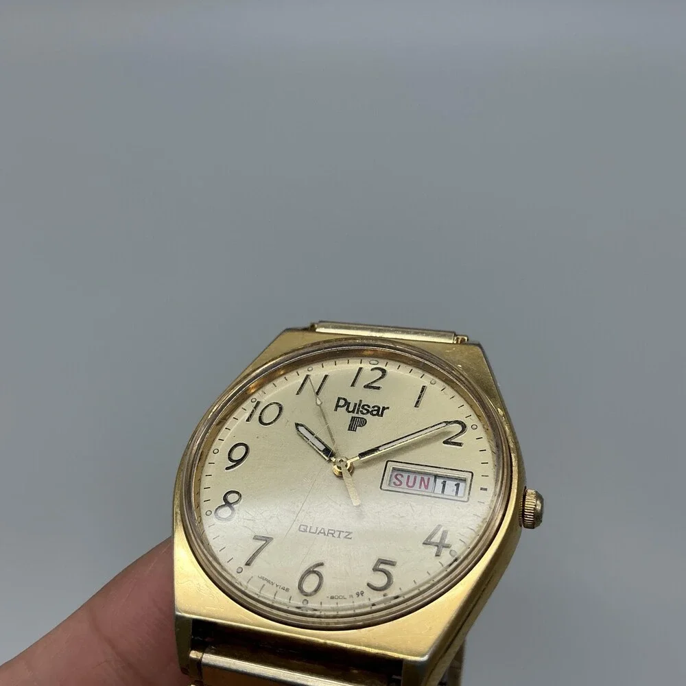 Vintage Pulsar Mens Watch 34mm Gold Tone Day Date H148-8009 Stretch New Battery
